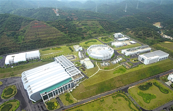 推進散裂中子源計劃展開二期建設 羊城晚報記者 王俊偉 攝.jpg